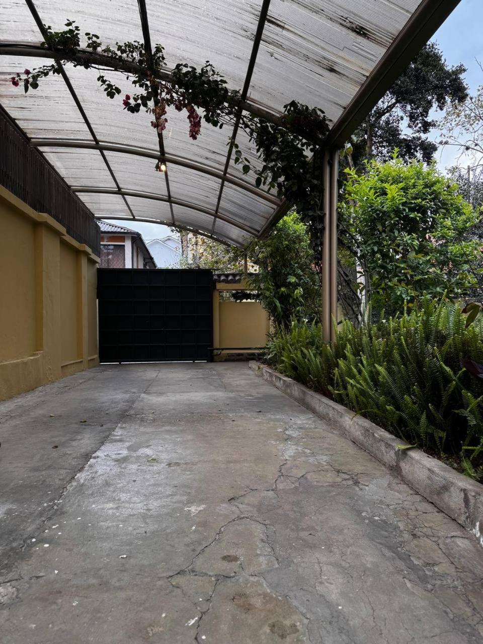 Hotel Cayman Quito Exterior photo
